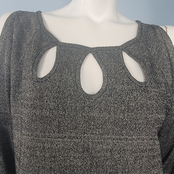 Cable & Gauge 3/4 sleeves cold shoulder metallic treads on black size Large - Picture 9 of 15